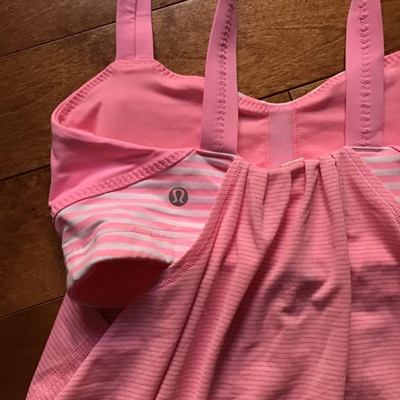 Lululemon tank top with built in bra - Picture 3 of 4